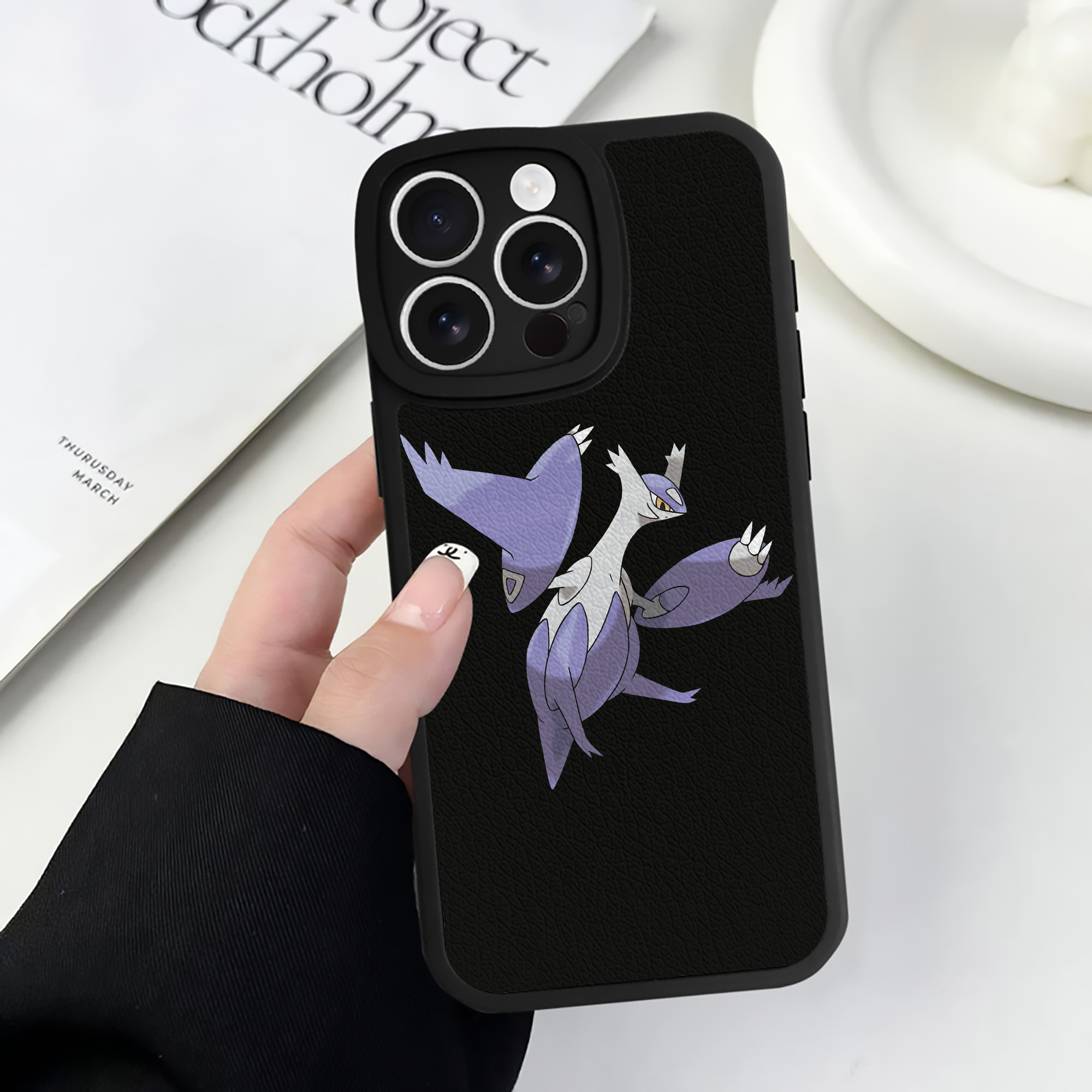 （画像用） ポケットモンスター Pokémon 【iPhone 16シリーズ対応】シリコンスマホケース（レザー調） 材質：シリコン